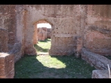 03817 ostia - regio i - insula v - botteghe (i,v,1) (opus mixtum) - 10. raum an der via dei dipinti - 09-2022.jpg